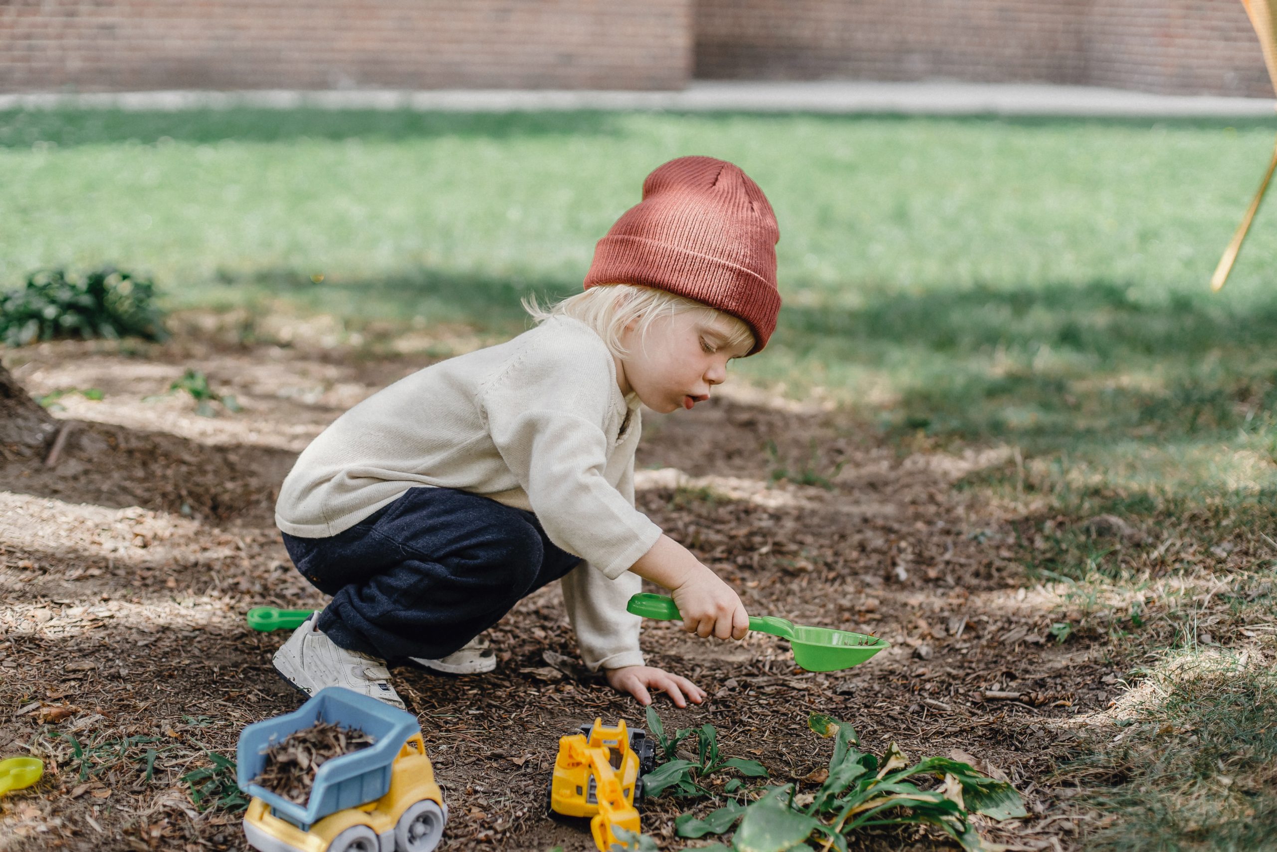 13 sensory play ideas for your own backyard