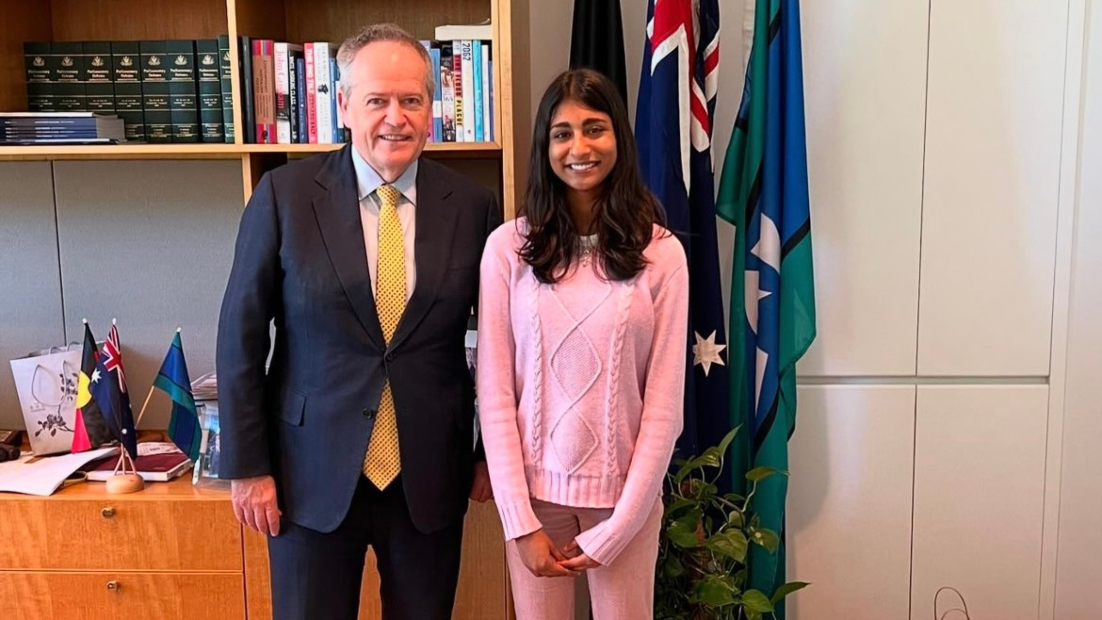 Anajli reunites with Minister Shorten after 15 years